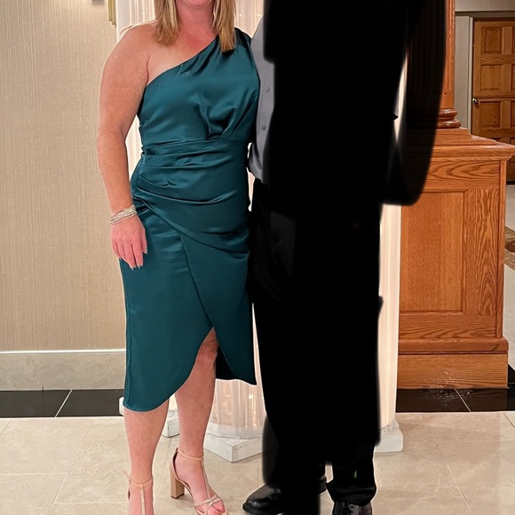 Cupshe evening dress, size large - Picture 1 of 3